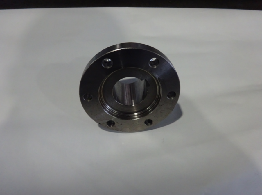 Output shaft coupling